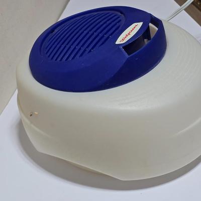 Household Essentials Lot – Humidifier, Mirror, Trimmer