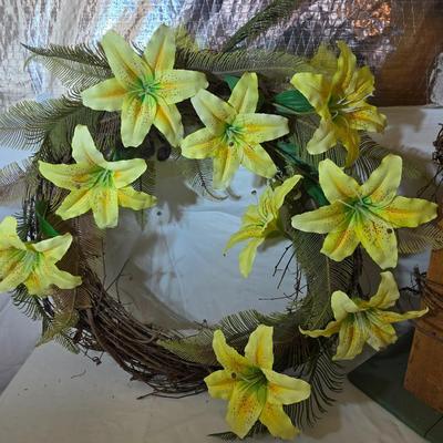 Rustic Birdhouse Tower & Floral Wreath – Garden Décor Set