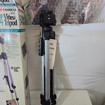 Vintage Kodak Camera Lot with Tripod & Flashbulbs