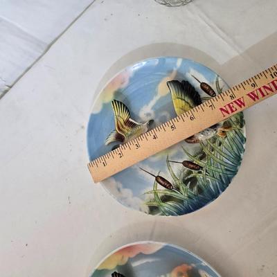 Vintage Japan Mallard Wall Plates & Cattail Vase Decor Lot with Cattail Vase Arrangement