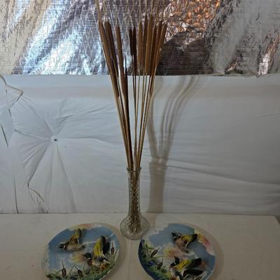 Vintage Japan Mallard Wall Plates & Cattail Vase Decor Lot with Cattail Vase Arrangement