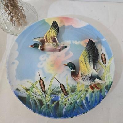 Vintage Japan Mallard Wall Plates & Cattail Vase Decor Lot with Cattail Vase Arrangement