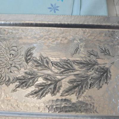 Entertaining Glassware & Serving Lot – Luminarc, Tray, Embroidered placemats