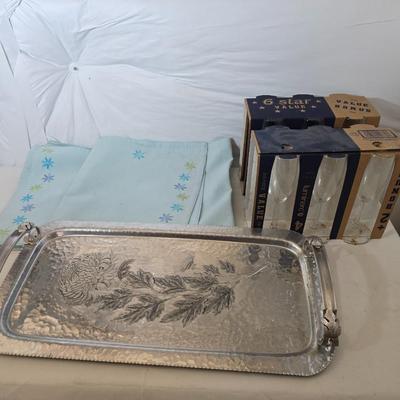 Entertaining Glassware & Serving Lot – Luminarc, Tray, Embroidered placemats