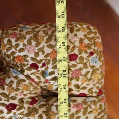 Vintage Floral Upholstered Victorian Tuft-Back Accent Side Chair with Rose Carving