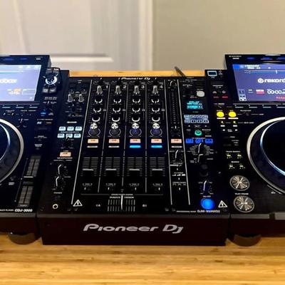 Sale Photo Thumbnail #1: 2 X Pioneer CDJ-3000s + DJM-900NXS2 Mixer + Deck Savers/Dust Covers

Get an incredible deal on this flagship Pioneer DJ setup! This bundle includes a Pioneer DJM-900NXS2 mixer, two Pioneer CDJ-3000 decks, and Deck Savers/Dust Covers to protect your gear. 