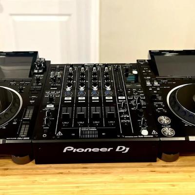 Sale Photo Thumbnail #3: 2 X Pioneer CDJ-3000s + DJM-900NXS2 Mixer + Deck Savers/Dust Covers

Get an incredible deal on this flagship Pioneer DJ setup! This bundle includes a Pioneer DJM-900NXS2 mixer, two Pioneer CDJ-3000 decks, and Deck Savers/Dust Covers to protect your gear. 