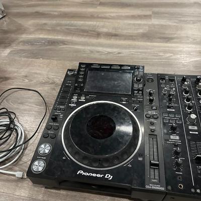 Sale Photo Thumbnail #13: Full set of CDJs for any DJ professionals. This pair has been utilized for training purposes only and has been in a controlled environment.