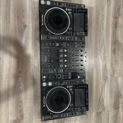 Sale Photo Thumbnail #12: Full set of CDJs for any DJ professionals. This pair has been utilized for training purposes only and has been in a controlled environment.