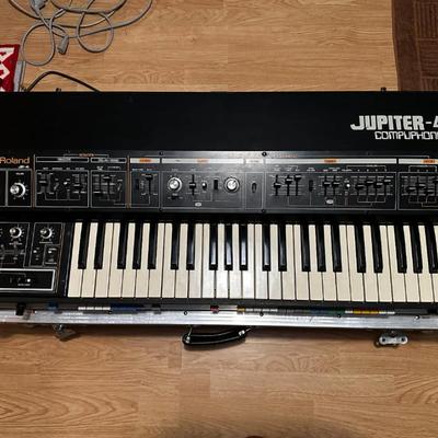Sale Photo Thumbnail #38: À propos de cette annonce
Hello



I am parting with this jp4, all freshly revised / cleaned etc.

In great condition



Cover. Flight case. Midified