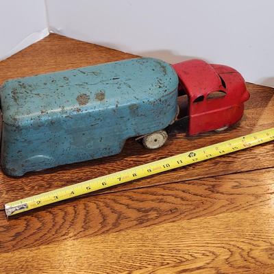 Wyandotte Toy Highway Freight Moving Truck Press Steel Red Blue