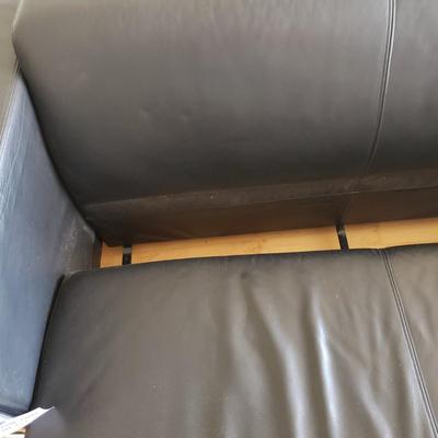 Black Leather and Chrome Frame Sofa (D-EL)