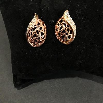 Gorgeous, 18 karat RGP statement earrings