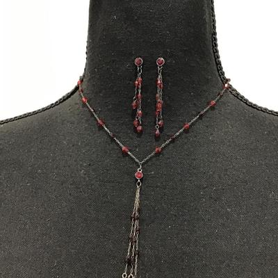 Beautiful vintage, 1928 art deco style necklace and earring set