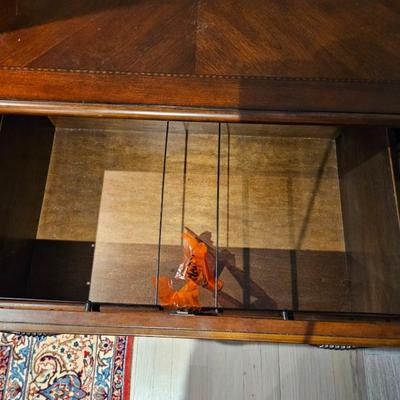Sale Photo Thumbnail #33: Shenandoah Valley Furniture 2-Drawer Lateral File Cabinet, Dark Mocha

Dimensions: 27x20x16