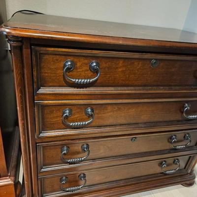 Sale Photo Thumbnail #29: Shenandoah Valley Furniture 2-Drawer Lateral File Cabinet, Dark Mocha

Dimensions: 27x20x16