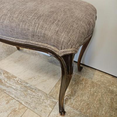 Sale Photo Thumbnail #68: Custom Covered French Provincial Vanity Stool

Dimensions: 18x24x16
Damage: Normal wear
