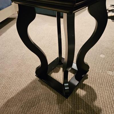 Sale Photo Thumbnail #131: Contemporary Dark Wood Fern Stand, 4 Twisted Legs

Dimensions: 22x14x14
Damage: Normal wear
