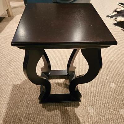 Sale Photo Thumbnail #128: Contemporary Dark Wood Fern Stand, 4 Twisted Legs

Dimensions: 22x14x14
Damage: Normal wear