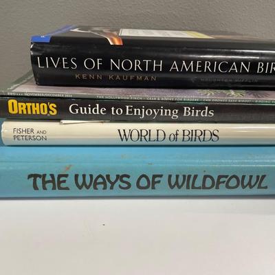 Sale Photo Thumbnail #212: Soft and hardcover books on birding