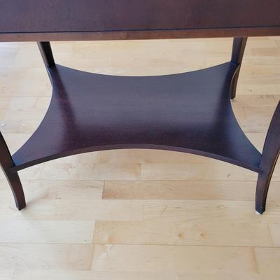 Henredon Solid Wood End Table (LR-EL)
