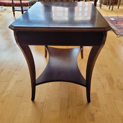 Henredon Solid Wood End Table (LR-EL)