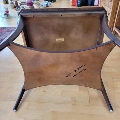 Henredon Solid Wood End Table (LR-EL)