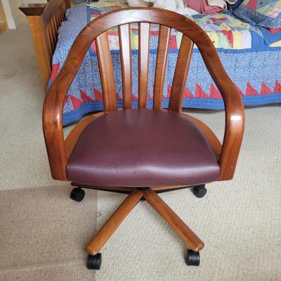 Gunlocke Wood and Leather Office Chair (BR1-EL)