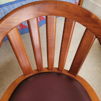 Gunlocke Wood and Leather Office Chair (BR1-EL)