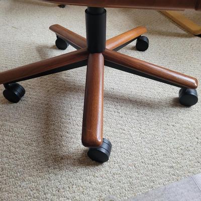 Gunlocke Wood and Leather Office Chair (BR1-EL)