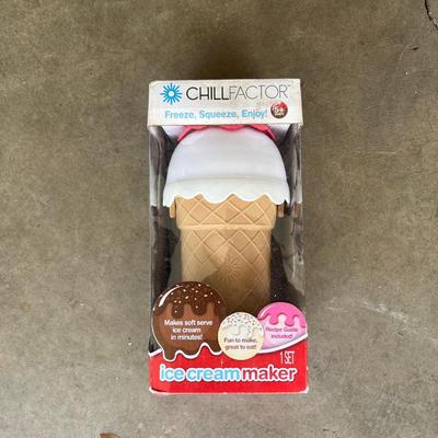 Sale Photo Thumbnail #707: Chillfactor ice cream make in box