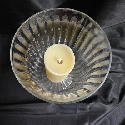 Sale Photo Thumbnail #197: Large Glass Hurricane Vase

Description: Comes with a battery-operated candle
Dimensions: 13x8.5x8.5
Damage: Normal wear