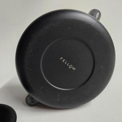 Sale Photo Thumbnail #209: DM64. Fellow Clyde Electric Kettle

Dimensions: 8.5x10.5x7
Damage: Missing hot plate, some wear to spout