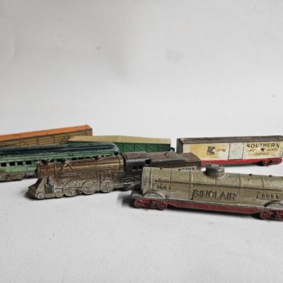 Sale Photo Thumbnail #272: DM73. Lot of Tootsie Toy Trains

Dimensions: Creamer – 3x4x2, Sugar – 3x6x2.5
Damage: Normal wear