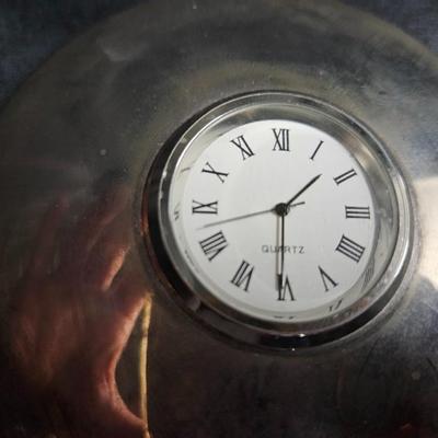 Sale Photo Thumbnail #299: DM77. Chrome and Quartz Desk Clock

Dimensions: 1x4x4
Damage: Normal wear