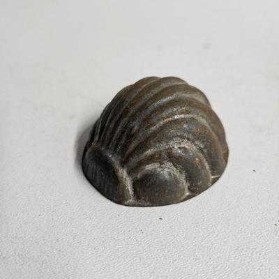 Sale Photo Thumbnail #314: Antique Metal Jelly/Candy Molds

Dimensions: 2x2x2
Damage: Normal wear