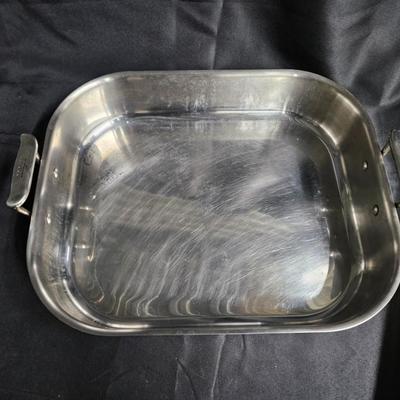 Sale Photo Thumbnail #371: Cuisinart Chef’s Classic Stainless 16-inch Roasting Pan

Dimensions: 17.5x14x3
Damage: Normal wear