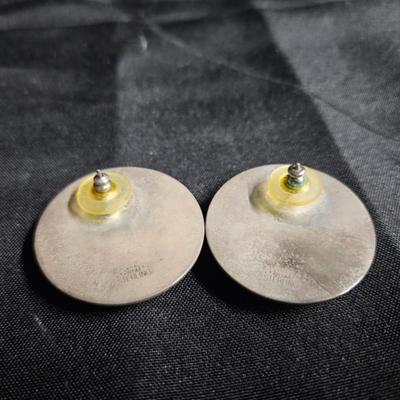 Sale Photo Thumbnail #395: Sterling Silver Round Post Earrings, Lizard

Damage: Normal wear