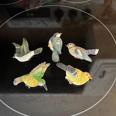Sale Photo Thumbnail #737: Set of 5 bird magnets