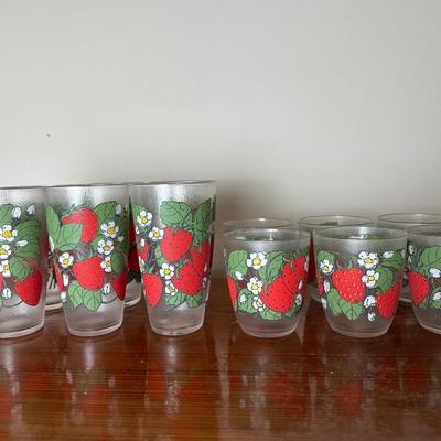 Stotter Strawberry Plastic Cups with Original Boxes