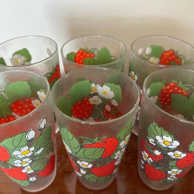 Stotter Strawberry Plastic Cups with Original Boxes