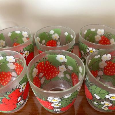 Stotter Strawberry Plastic Cups with Original Boxes