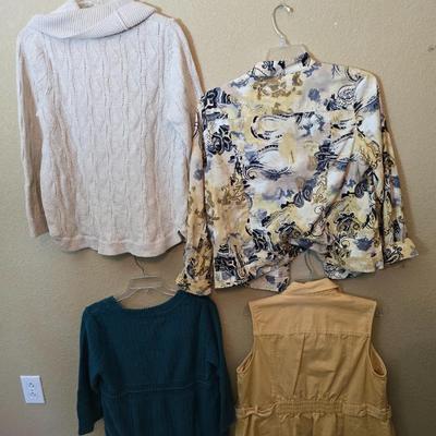 Christopher & Banks / CJ Banks Women’s Sweaters & Tops – Size L & X – Lot of 4