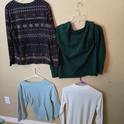 Christopher & Banks Women’s Long Sleeve Holiday Tops – Size Small – Lot of 4