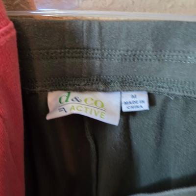 Lot of 5 Women's Medium d&co. Active & Beach Pull-On Pants