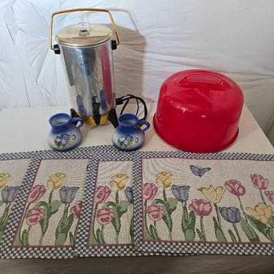 Kitchen & Decor Lot – Coffee Urn, Tupperware Cake Keeper, Placemats, Pottery
