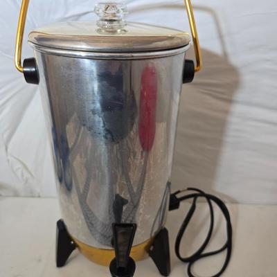 Kitchen & Decor Lot – Coffee Urn, Tupperware Cake Keeper, Placemats, Pottery