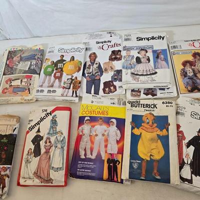 Massive Vintage Sewing Pattern Lot – Simplicity, McCall’s, Butterick, Daisy Kingdom + More (100+ Pieces)