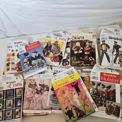 Massive Vintage Sewing Pattern Lot – Simplicity, McCall’s, Butterick, Daisy Kingdom + More (100+ Pieces)