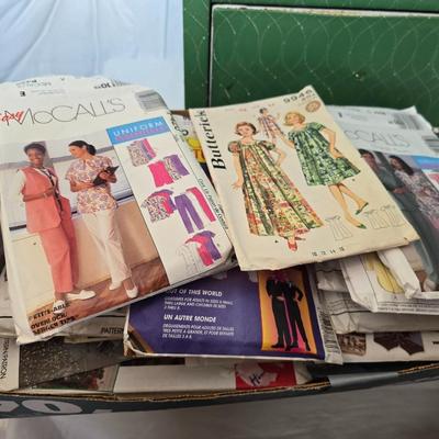 Massive Vintage Sewing Pattern Lot – Simplicity, McCall’s, Butterick, Daisy Kingdom + More (100+ Pieces)